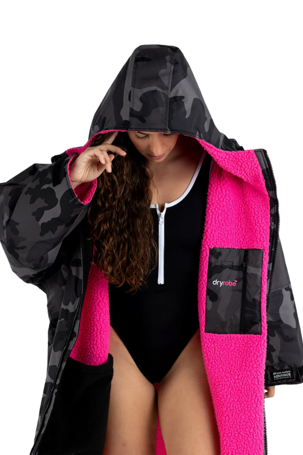 Dryrobe Advance Adult Long Sleeve Changing Robe Black Camo/Pink - Image 6