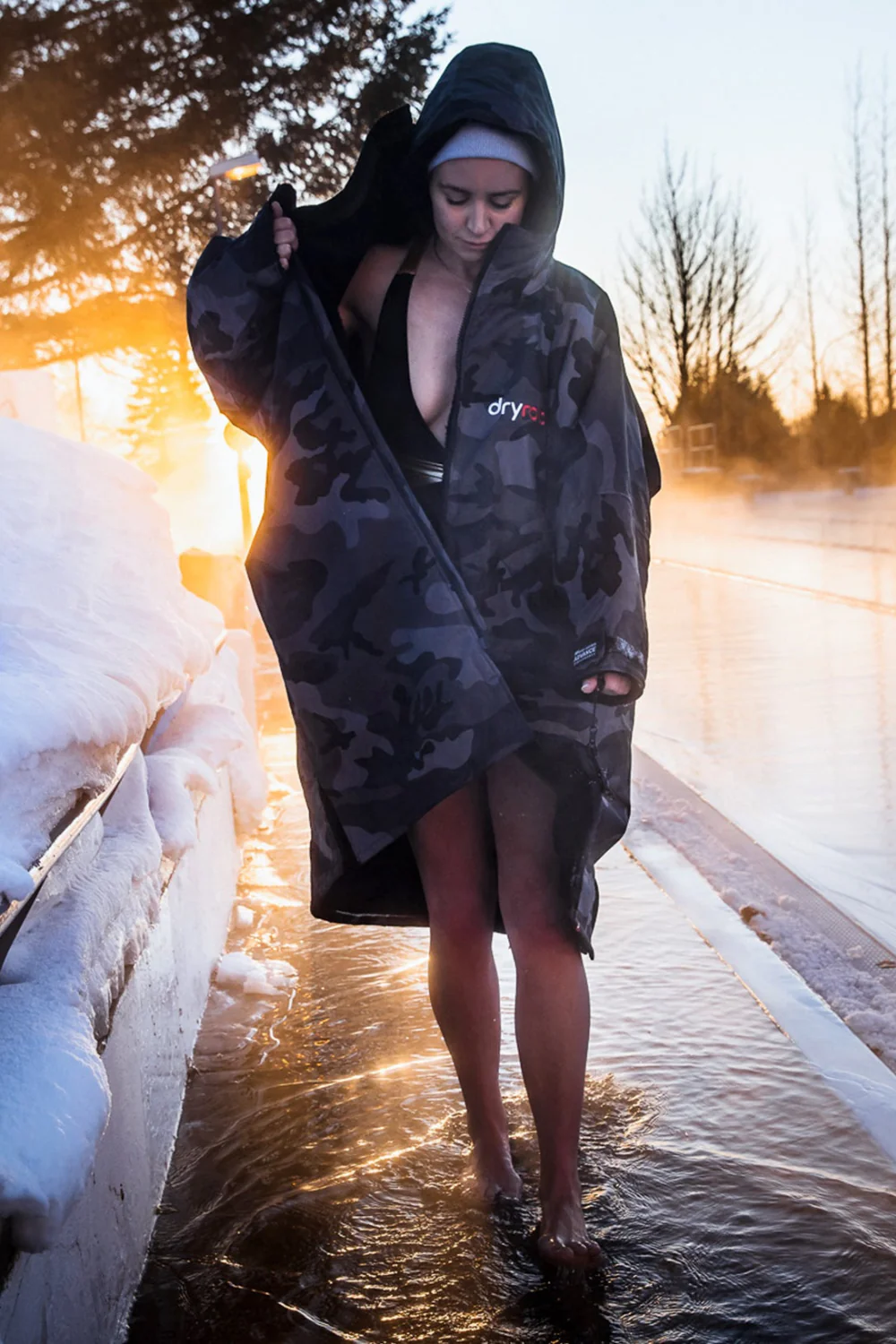 Dryrobe Advance Long Sleeve Changing Robe Black Camo/Black - Image 4
