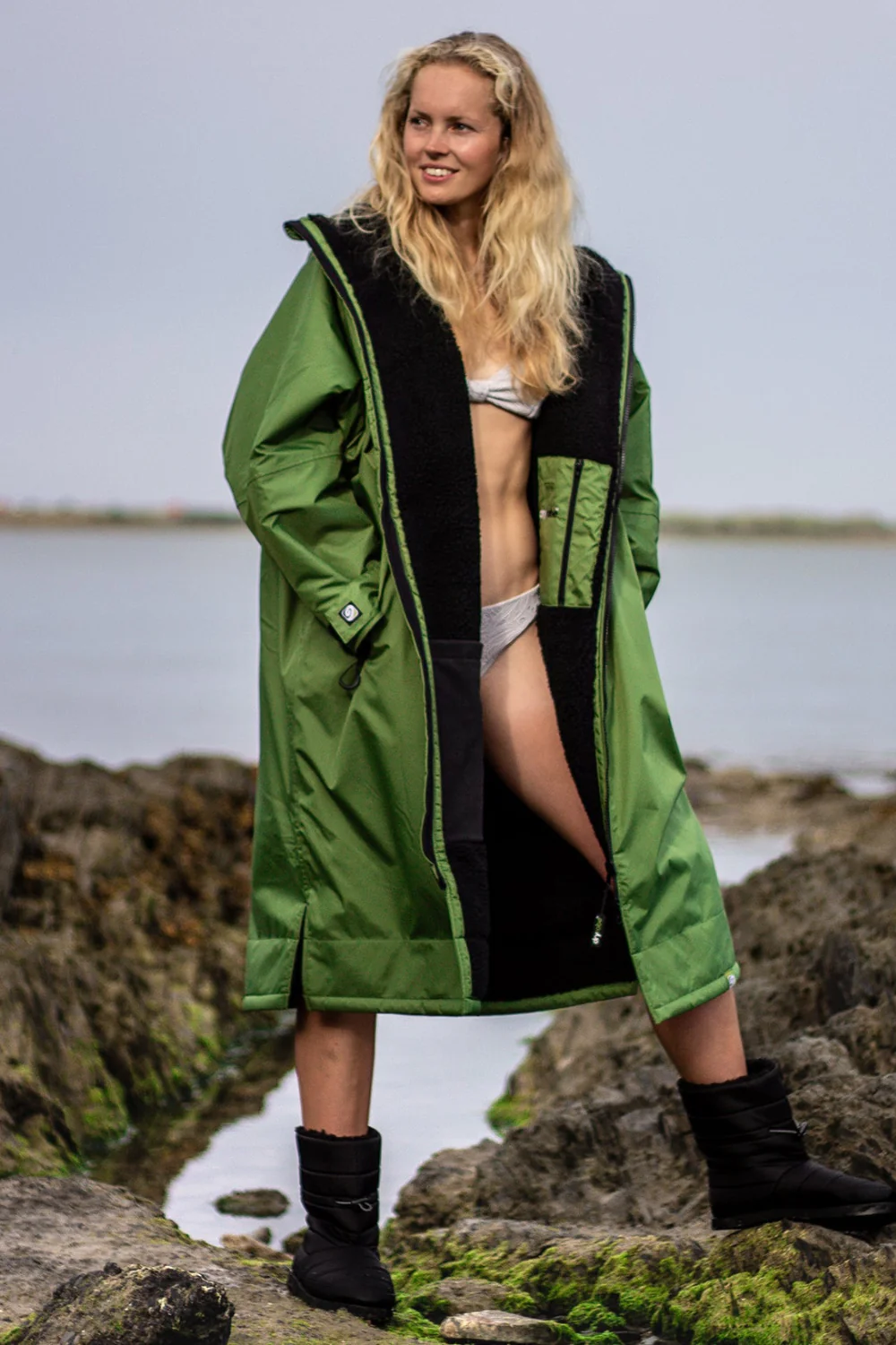 Dryrobe Advance Long Sleeve Changing Robe Forest Green/Black - Image 7