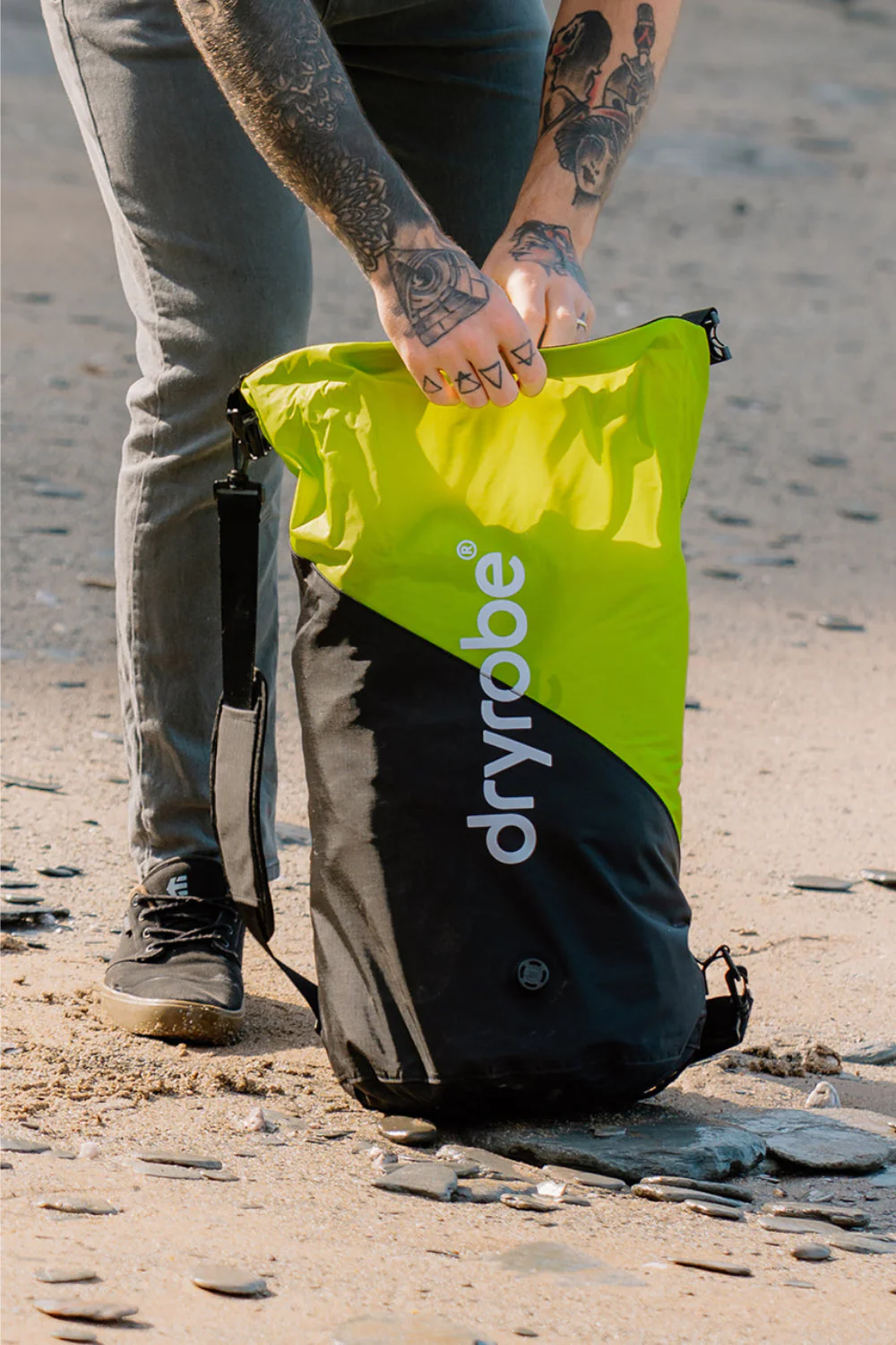 Dryrobe Compression Bag Black/Lime - Image 5