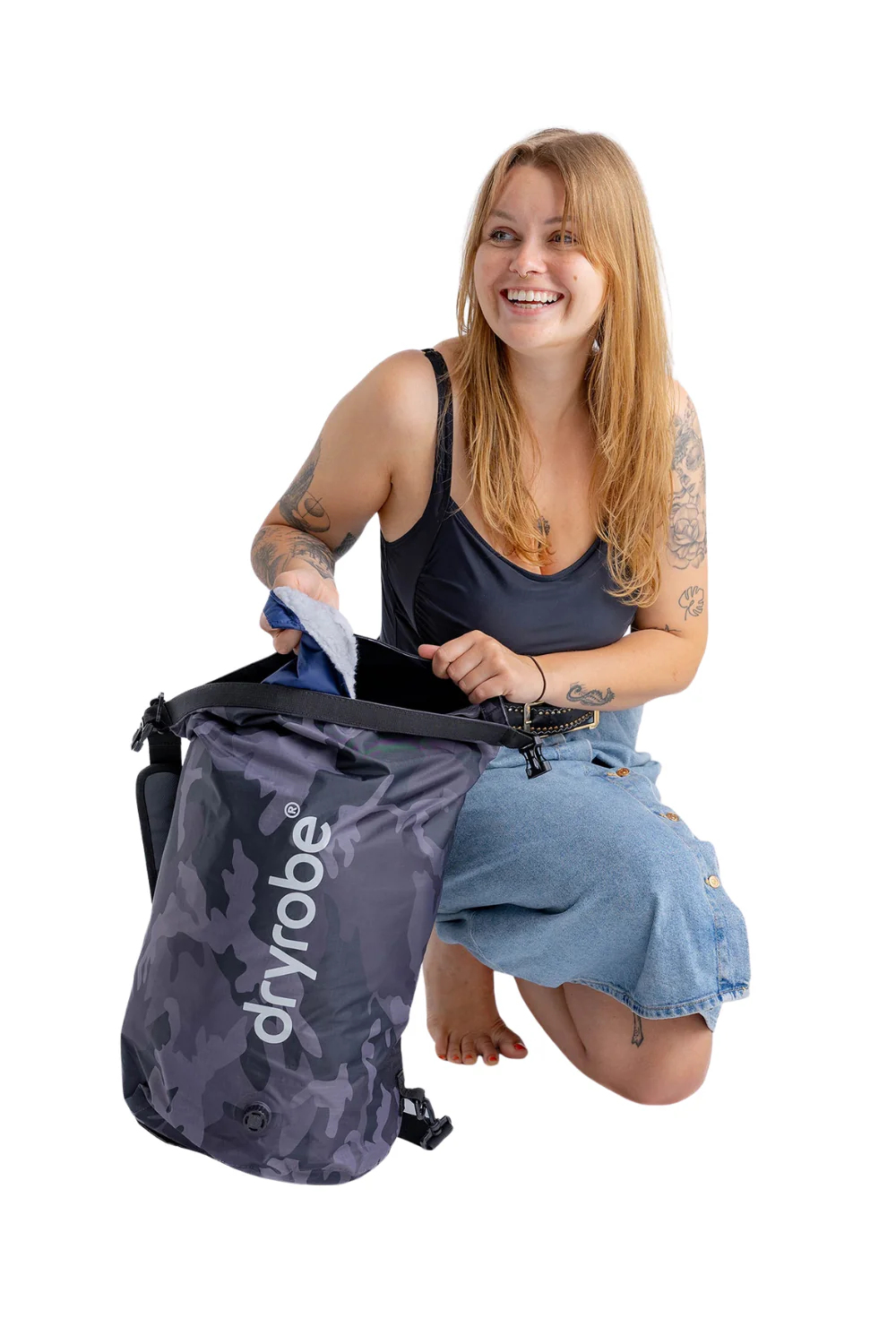 Dryrobe 33L Compression Travel Bag Black Camouflage - Image 4