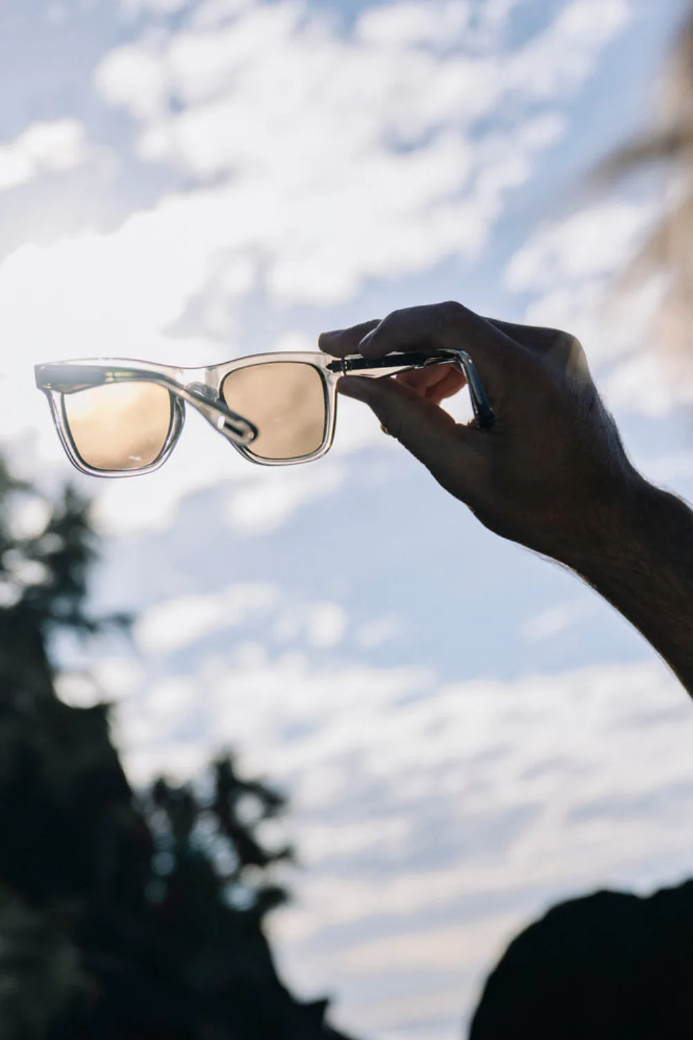 I-Sea Rhythm Sunglasses Taupe/Brown Polarised Lens - Image 5