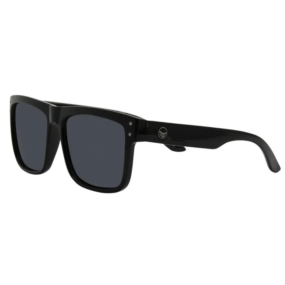 I-Sea V-Lander Sunglasses Black Gloss/Smoke Polarized