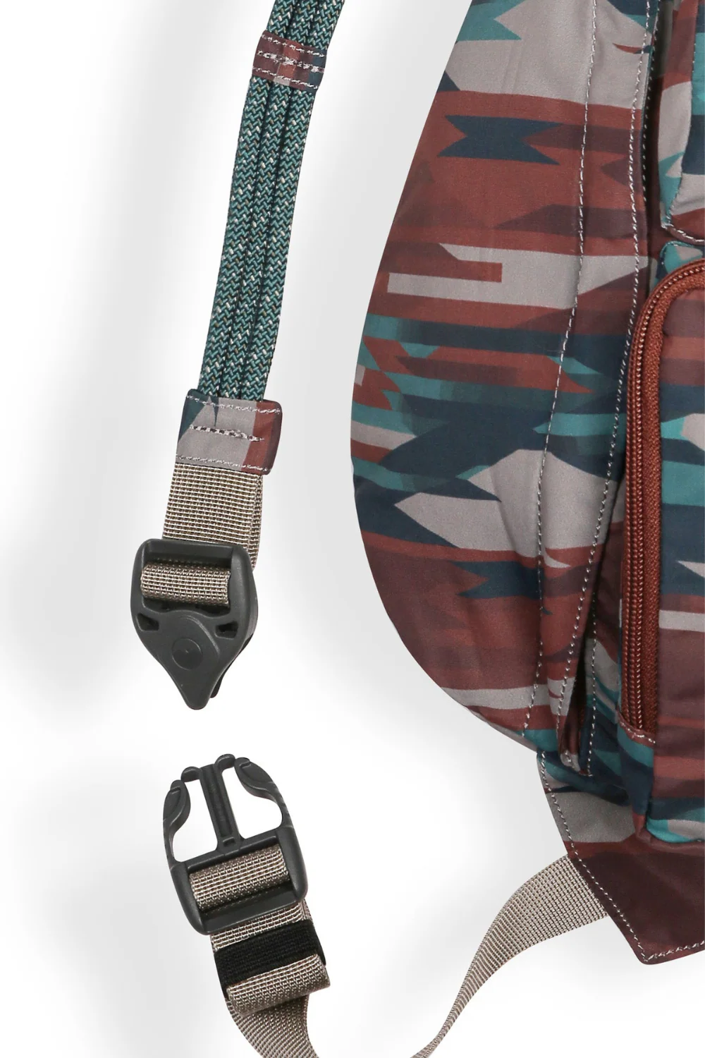 Kavu Slingback Bag Geo Haze - Image 4
