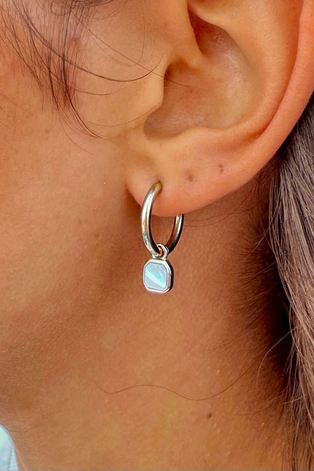 Ocean Jewel Mini Pearl Shell Hoop Earrings Silver - Image 2