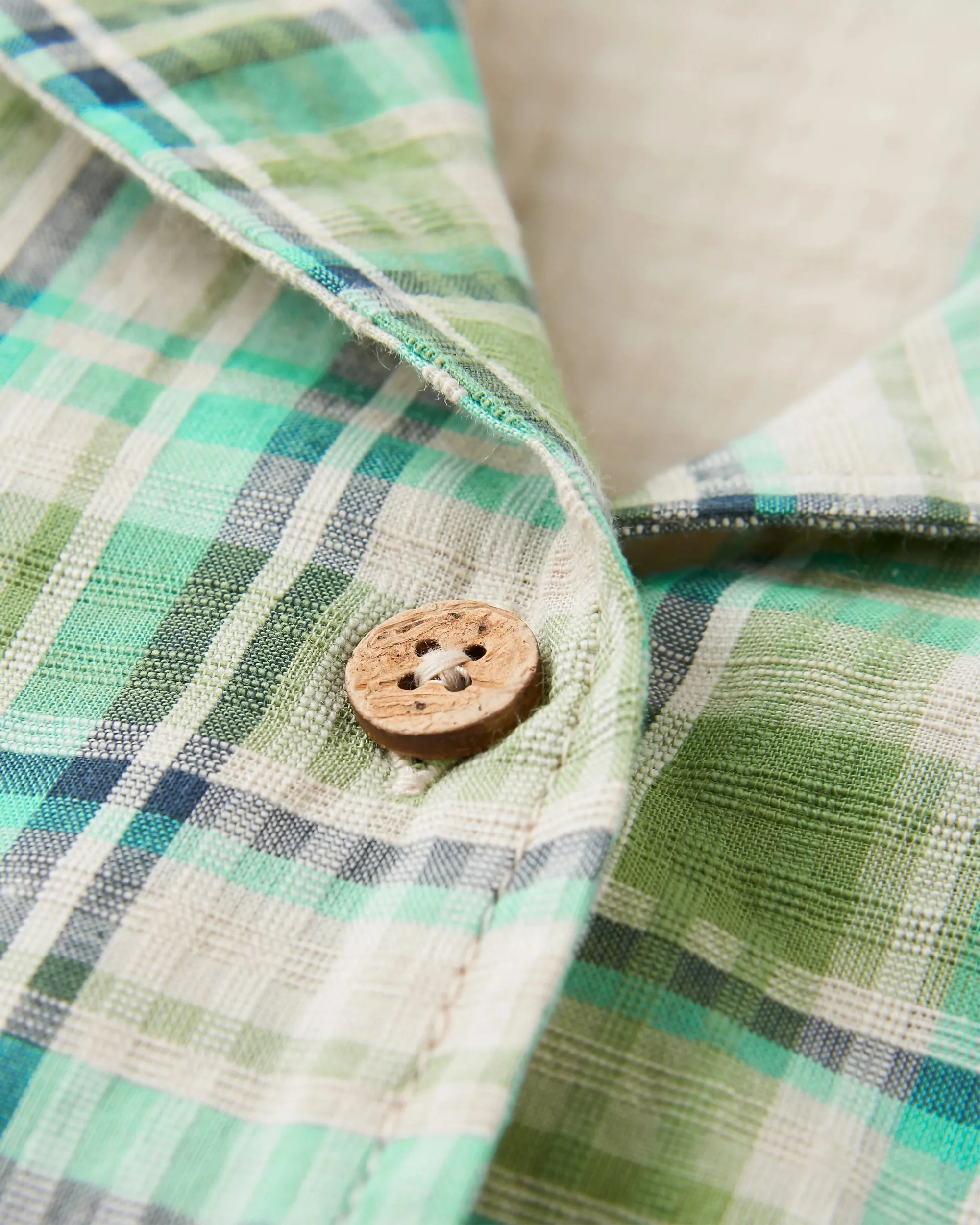 Passenger Arden Organic Cotton Short Sleeve Shirt Vintage White/Stem Green Check - Image 2