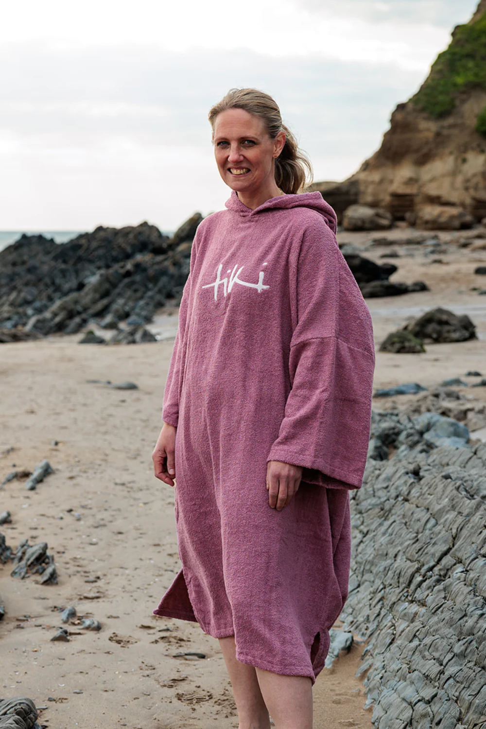 Tiki Adults Hooded Change Robe Mauve - Image 4