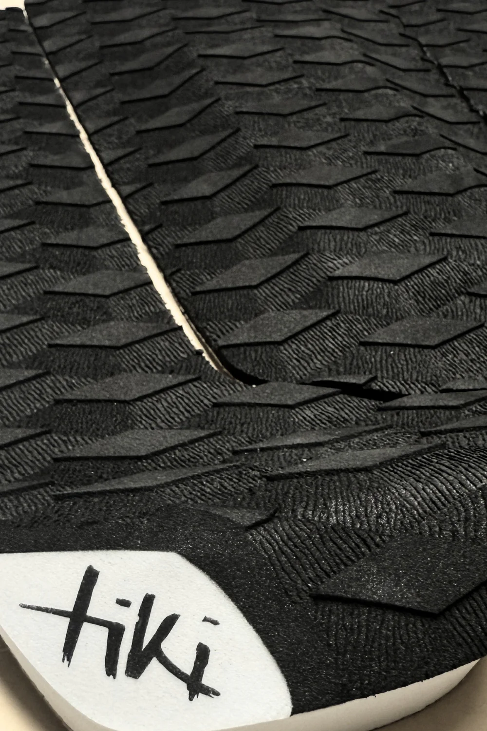 Tiki EVO 3 Piece Surfboard Tail Pad Black - Image 2