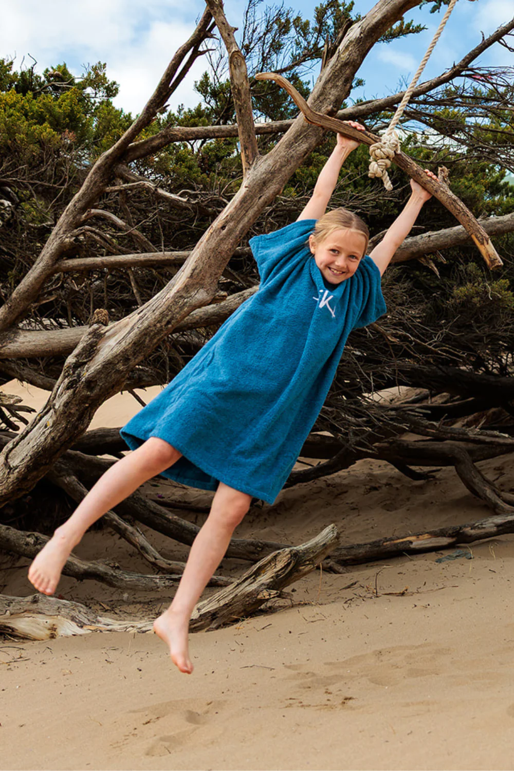 Tiki Junior Hooded Change Robe Navy - Image 3
