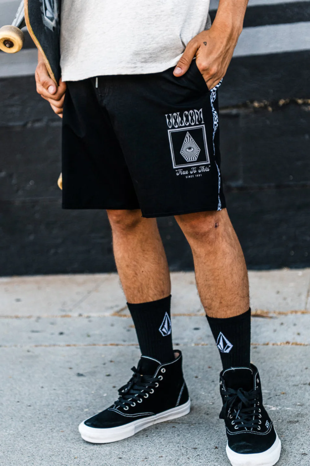 Volcom Yewster Loose Stoney Mens 18" Boardshorts Black - Image 7